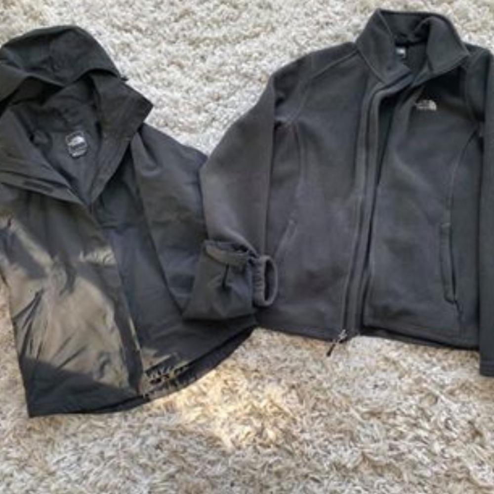 Fleece & raincoat. Can wear separately or together